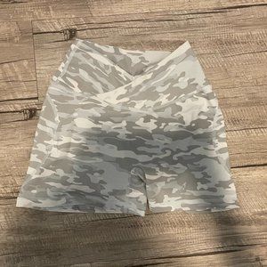 Alphalete Surface Path Short